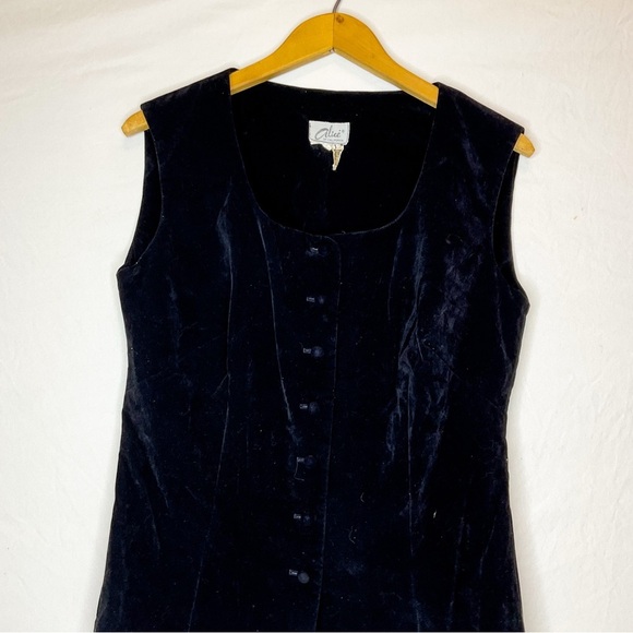 VINTAGE Elegant Black Velvet BUTTON UP Women's Top - Picture 7 of 12